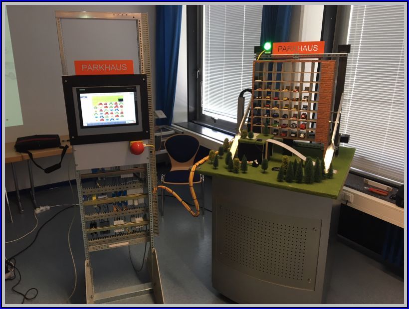 Automatisch gesteuertes Einparken von Pkw ohne Fahrer in ein Modell-Parkhaus - Projekt der Fachschule für Elektrotechnik 2018