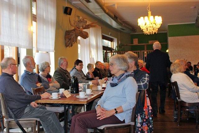 Foto © Jürgen Thoms - Aus der Serie: Informationsveranstaltung - Vollmacht, Betreungs- und Patientenverfügung in der Parkinson Selbsthilfegruppe   Unna mit Rechtsanwältin und  Notarin Katharina Wiegers
