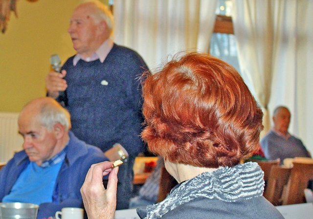 Foto © Jürgen Thoms - Aus der Serie: Informationsveranstaltung - Vollmacht, Betreungs- und Patientenverfügung in der Parkinson Selbsthilfegruppe   Unna mit Rechtsanwältin und  Notarin Katharina Wiegers