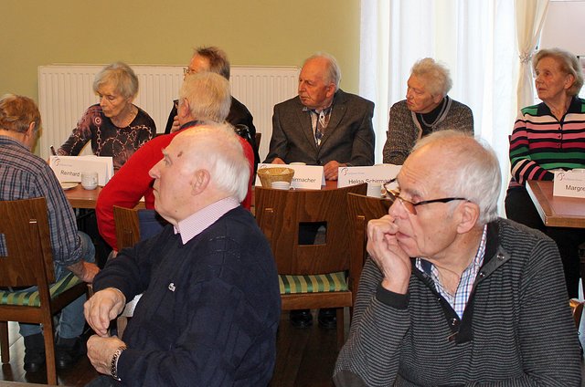 Foto © Jürgen Thoms - Aus der Serie: Informationsveranstaltung - Vollmacht, Betreungs- und Patientenverfügung in der Parkinson Selbsthilfegruppe   Unna mit Rechtsanwältin und  Notarin Katharina Wiegers