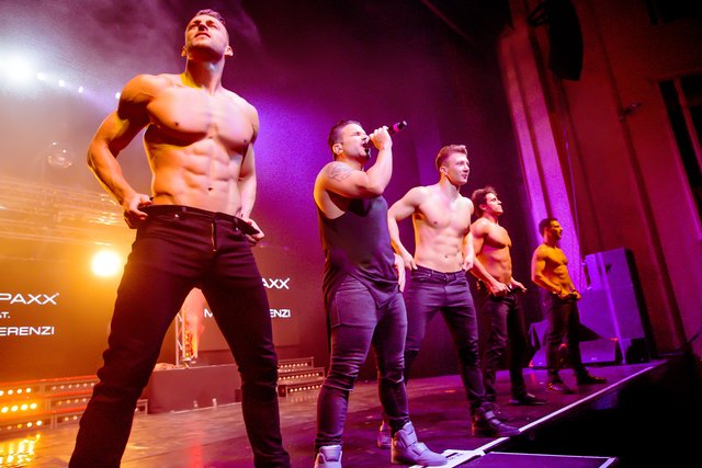 Die Marke Sixx Paxx steht für eine herausragende Show aus Akrobatik, heißen Typen, Gesangseinlagen, überwältigenden Tanz-Choreographien und natürlich unvergleichlichen durchtrainierten Männerkörpern. Zu sehen gibt es das alles am Freitag, 1. Februar, in der Stadthalle Hagen. Der Stadtanzeiger Hagen verlost für das Mega-Event 3x2 Tickets.