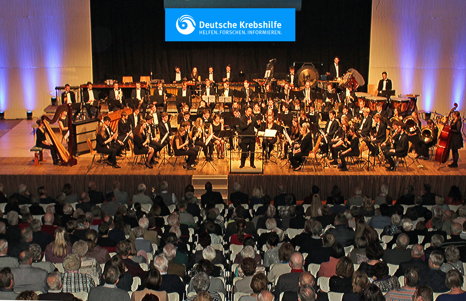 Foto © Jürgen Thoms - Die Junge Bläserphilharmonie NRW begeisterte beim Benefizkonzert in der Unnaer Stadthalle