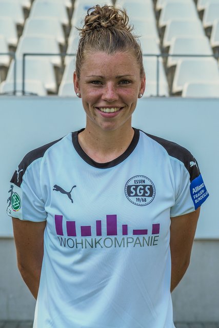 So jung und doch schon so viel erreicht: Bereits 2017 räumte die heute 24-Jährige den Titel "Nationalspielerin des Jahres" ab.