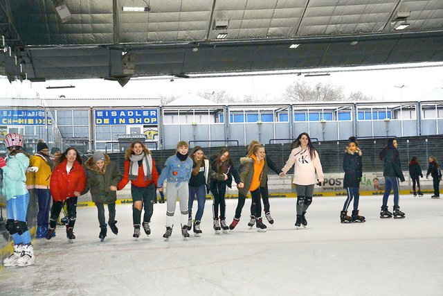 Wintersport im Eissportzentrum Westfalenhallen Heiß auf Eis Dortmund