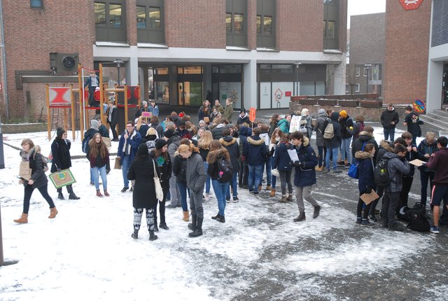 Viel los in der Weseler Innenstadt. | Foto: Christian Schaffeld