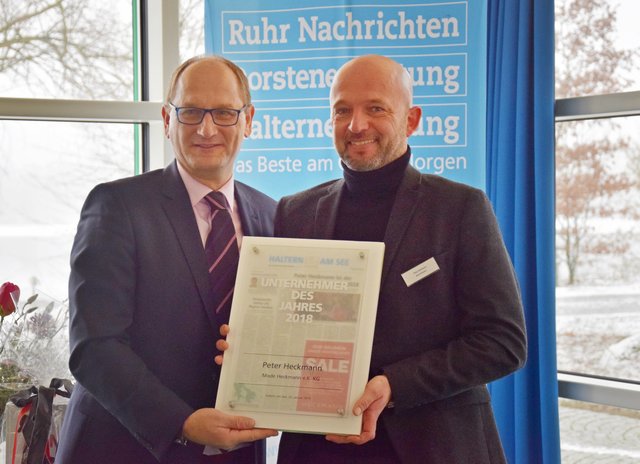 Peter Heckmann (r.) nahm die Auszeichnung von HZ-Verlagsleiter Christoph Winck entgegen. | Foto: Antje Bücker