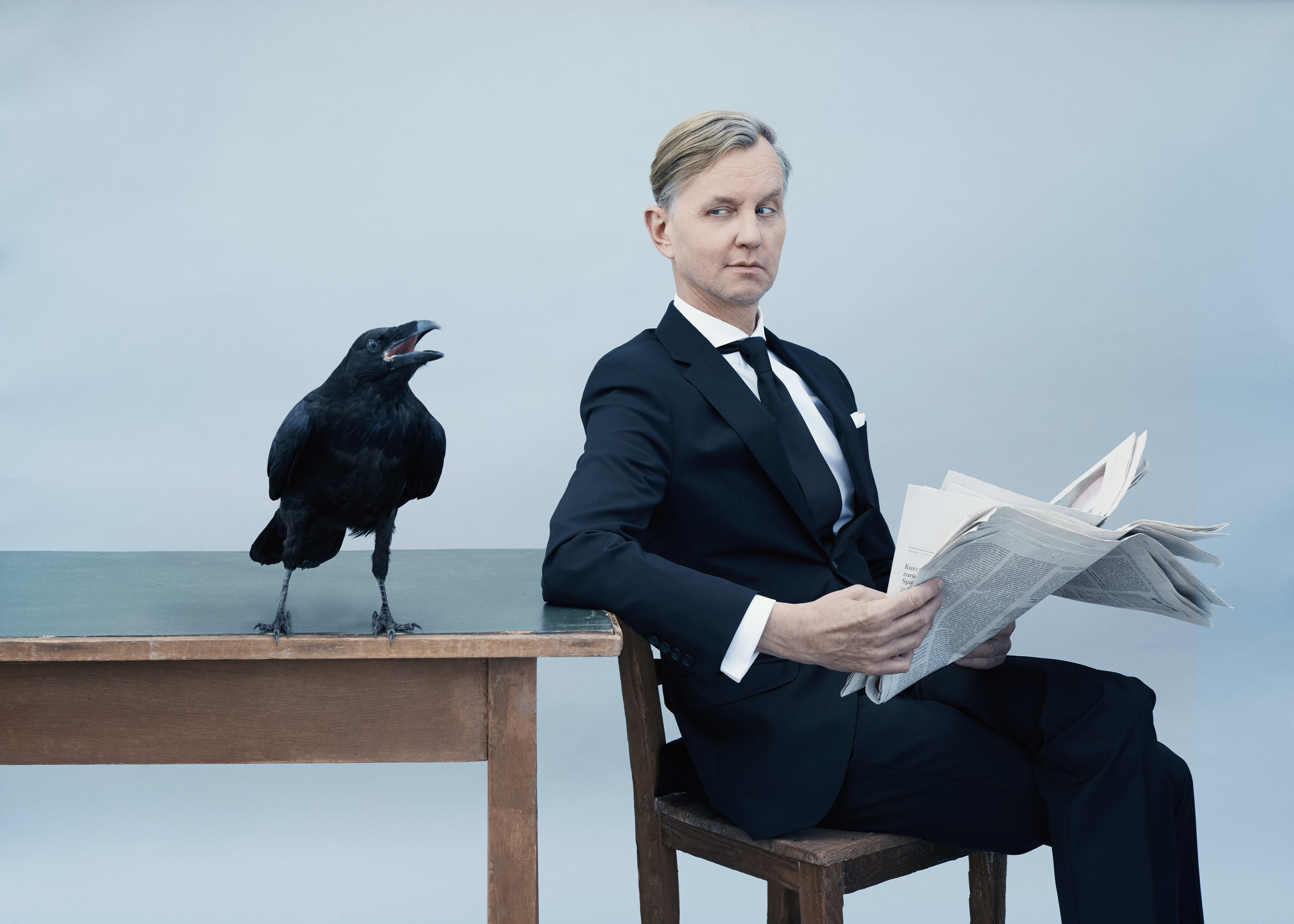 Max Raabe hat sich zur Unterstützung der Tour seinen Namensvetter aus der Tierwelt zur Seite geholt.