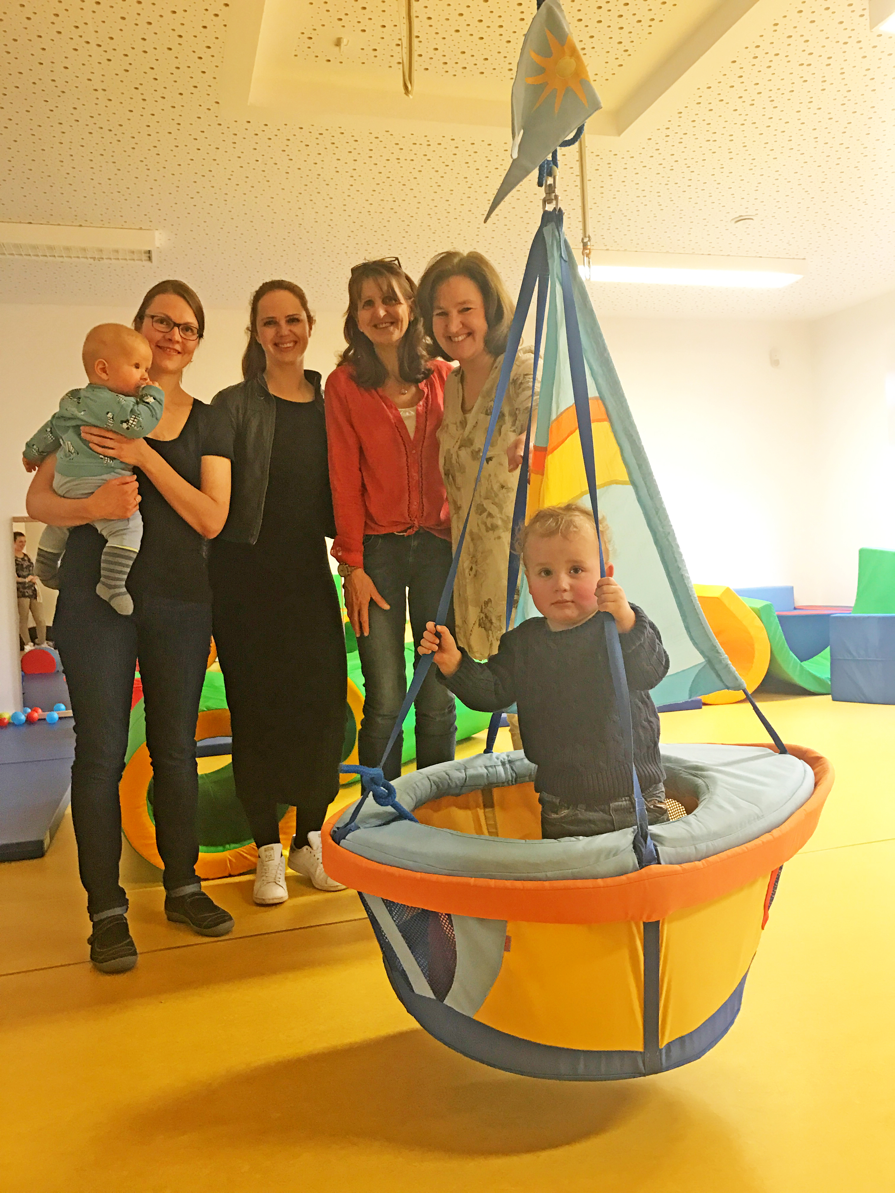 Das Team des VKJ-Kinderhauses Fliewatüüt lädt am 9. Februar zum Tag der offenen Tür ein. Foto: VKJ