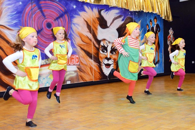 ... und dem Kinderkarneval am Sonntagnachmittag (hier ein Bild aus 2018) den Heimstart der langen Karnevalssession 2019 ein.