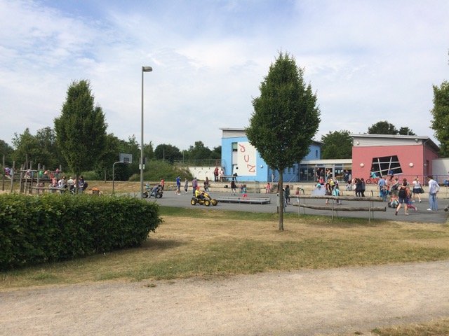 Im Jugendzentrum (JUZ) Voerde wird für kleine und große Kinder ein vielfältiges Programm geboten.
