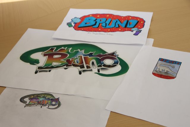 "Bruno"-Schriftzüge.