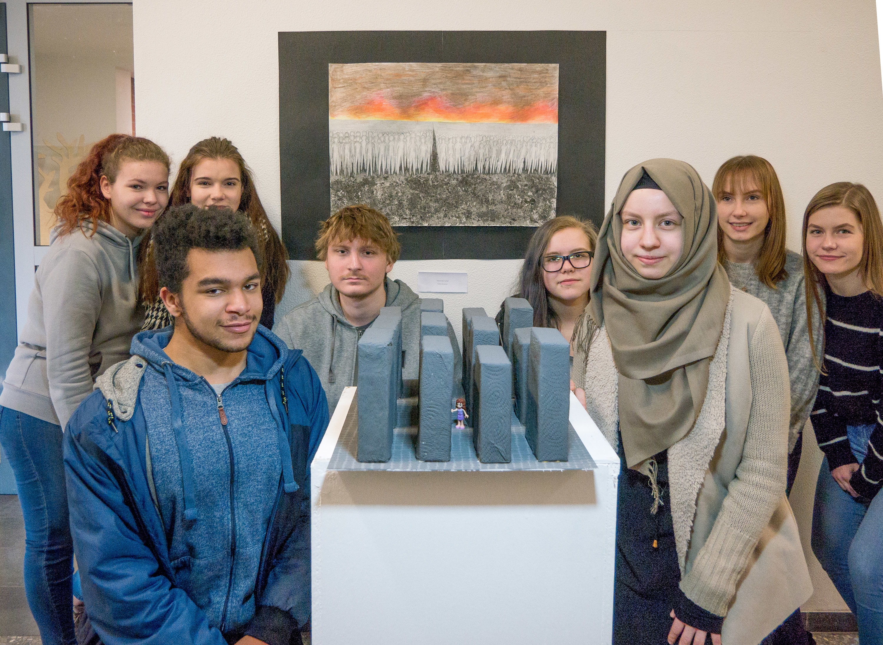 Die Ausstellung kann zu den Öffnungszeiten der Schule besucht werden.