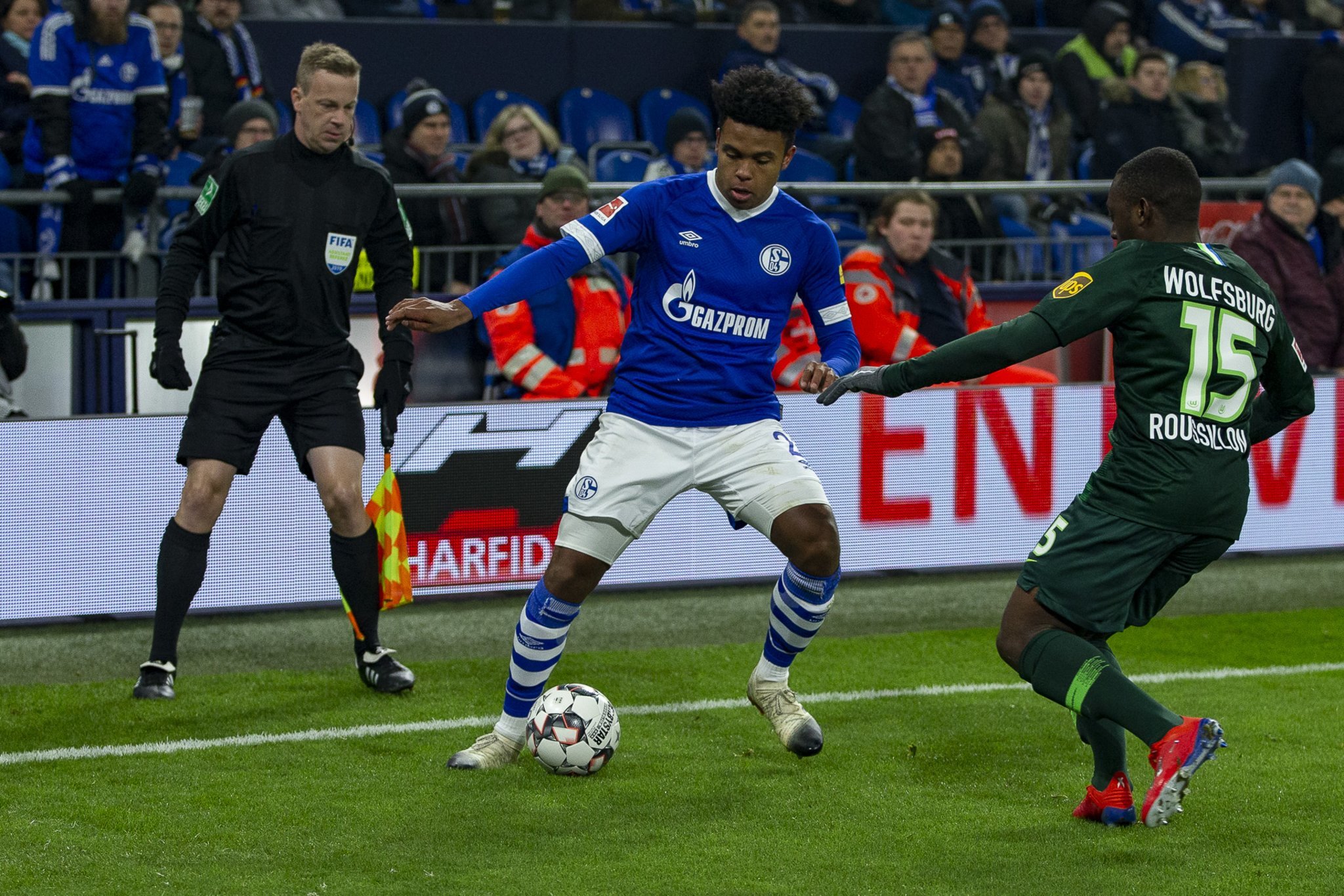 Weston McKennie (am Ball) kehrt nach seiner Gelb-Sperre zurück ins Team des S04.