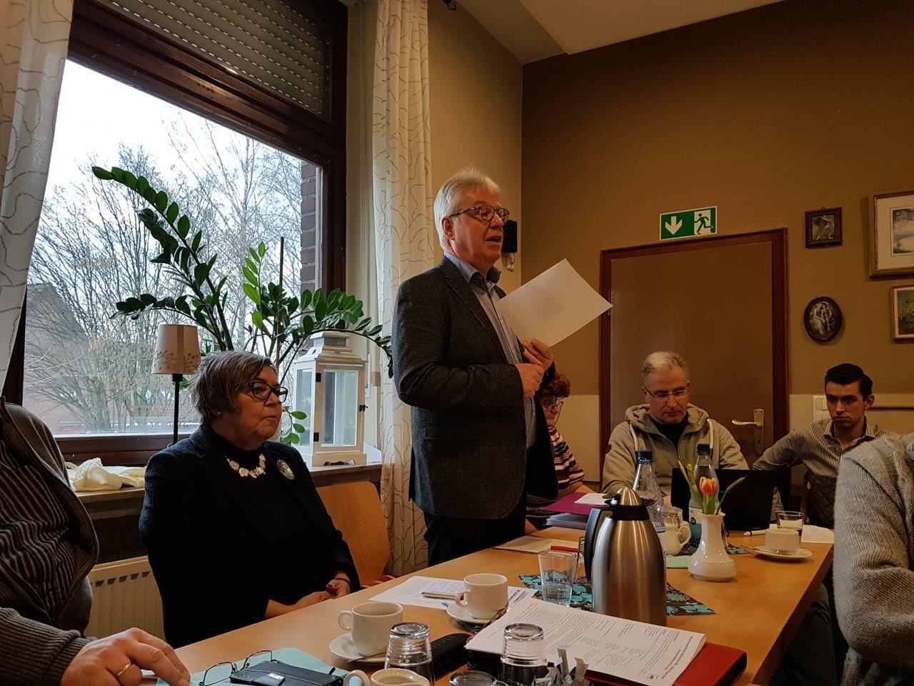 Vorsitzender Norbert Roggenbach erläutert den Rechenschaftsbericht