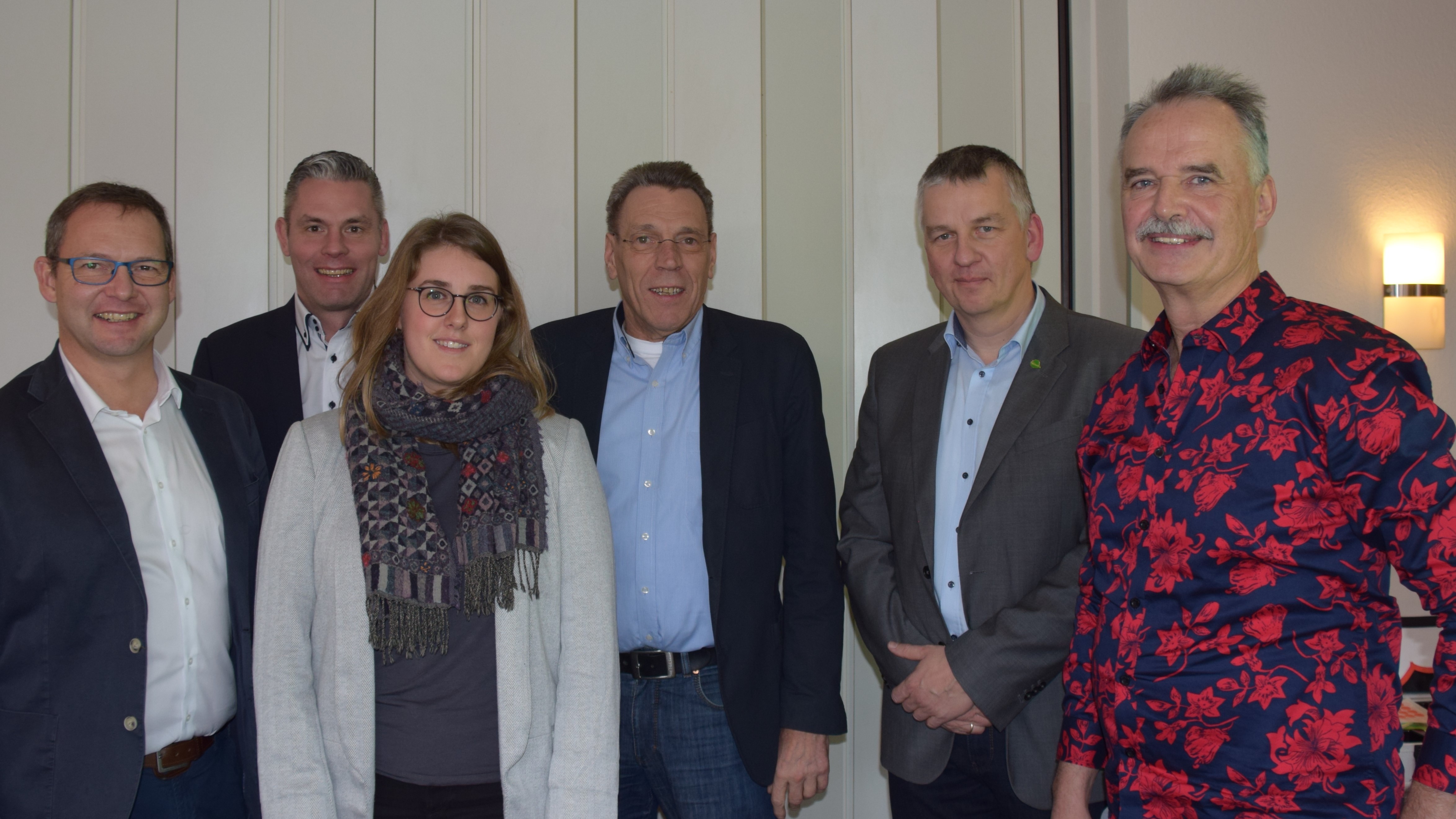 Von Rechts: Dr. Michael Wefelnberg, Fraktionsvorsitzender der CDU Hünxe mit den Gästen zur Klausur: Klaus Stratenwerth, Achim Giersch, Katharina Bardenheuer, Michael Häsel und Dirk Buschmann
