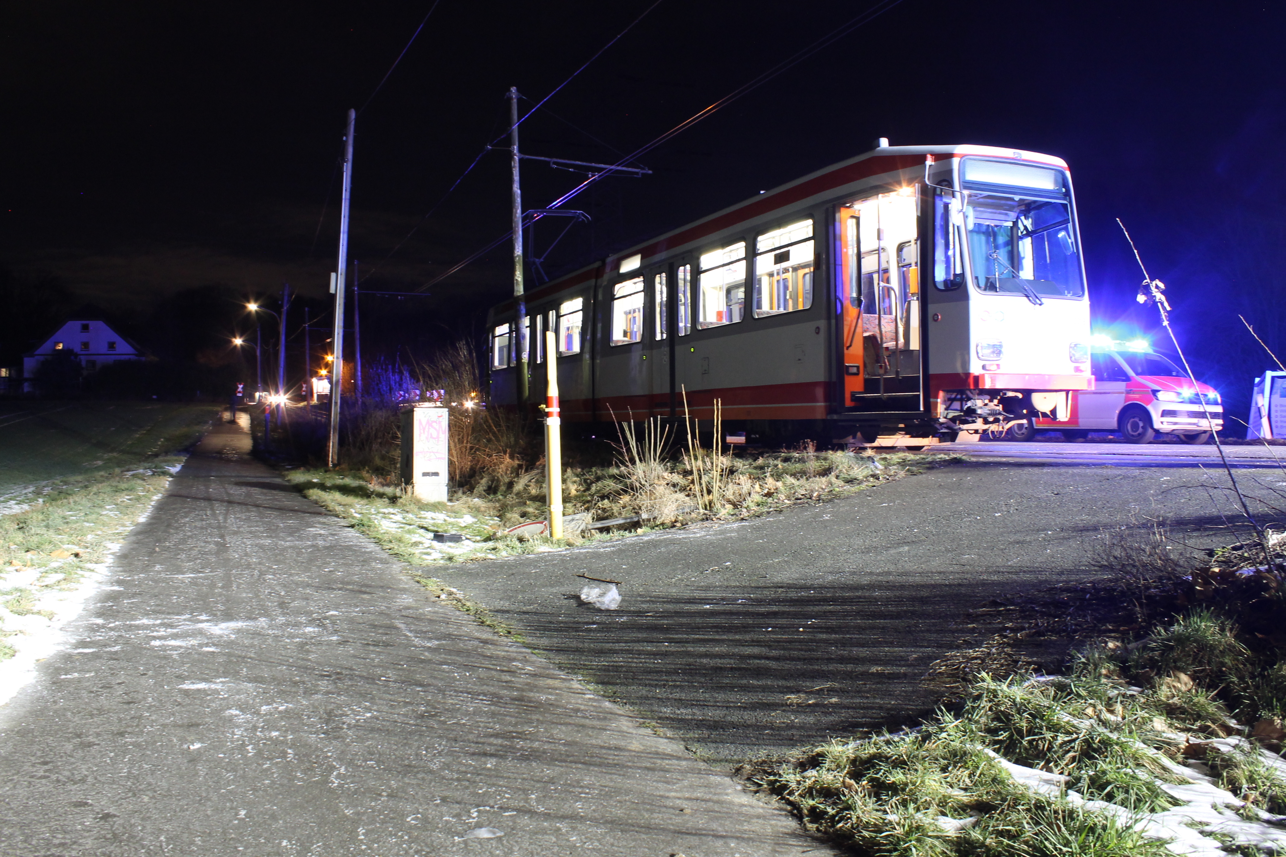 Die Unfallstelle wurde von 18.30 bis 20 Uhr komplett gesperrt und der Verkehr abgeleitet.