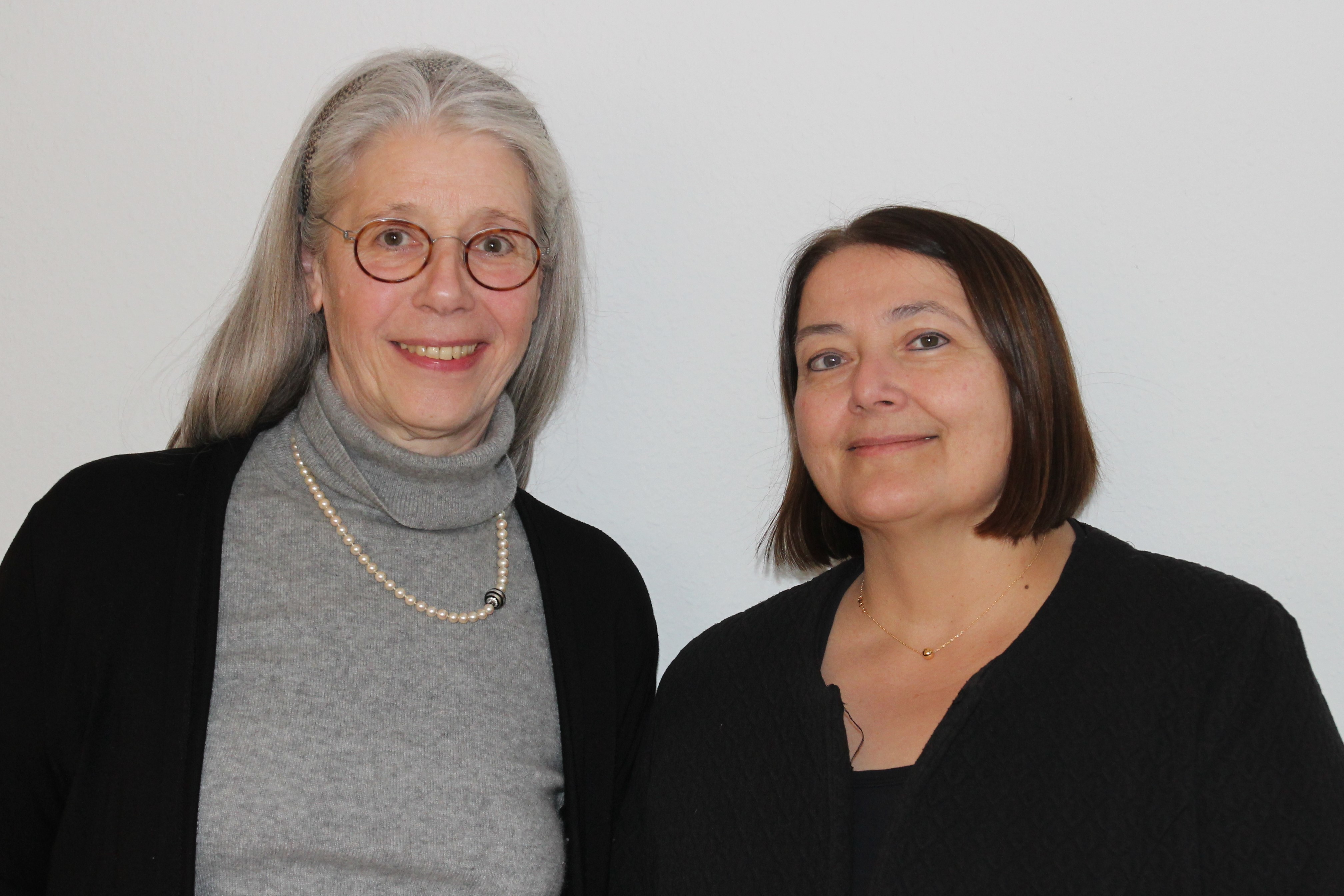 v.l. Claudia Böckmann, 1.Vorsitzende der Hospiz-Initiative Wesel e.V. und Eva Chiwaeze, Geschäftsführerin.