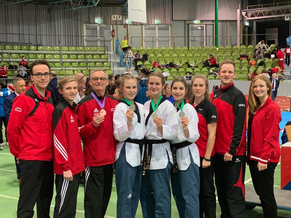 v.li.: Fabian Haas, Florian Bietz, Klaus Kremer, Emily Nitsche, Aranka Palfi, Mia Merfeld, Anna-Lotta Merfeld, Robin Schlickmann, Tatjana Palfi