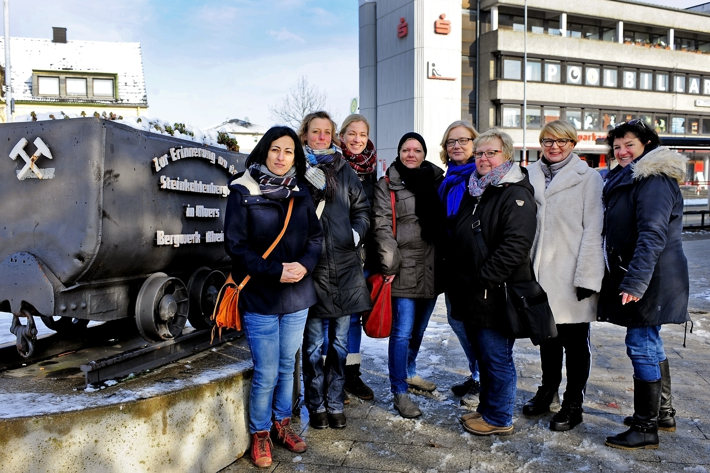 Bildunterzeile v. l. n. r.: Asiye Koc, neue Leitung IZ Talstraße, Nadine Kriel, Bürgerin, Katja Markert, Elternbeirat evangelische Kita, Svenja Abendroth SPD, Anja Reutlinger, SPD Vorsitzende OV Rheinkamp RM für Meerbeck, Iris Schwabe Seniorenbüro Repelen, Traute Olyschläger-Ohlig Vorsitzende Verein "Repelen aktiv", Ursula Elsenbruch SPD RM für Repelen ud Genend