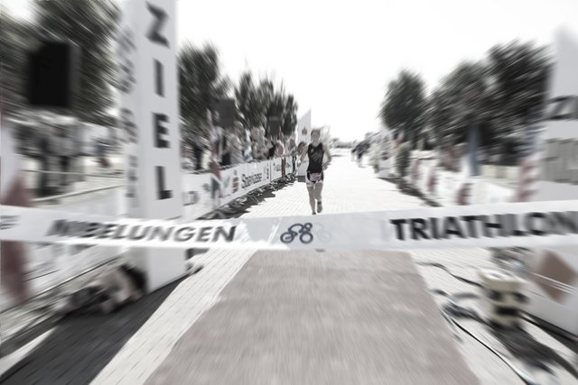 Geschafft: Egal ob Draxi-Distanz oder Olympische Distanz - jeder, der das Ziel erreicht, ist beim Nibelungen-Triathlon ein Gewinner.