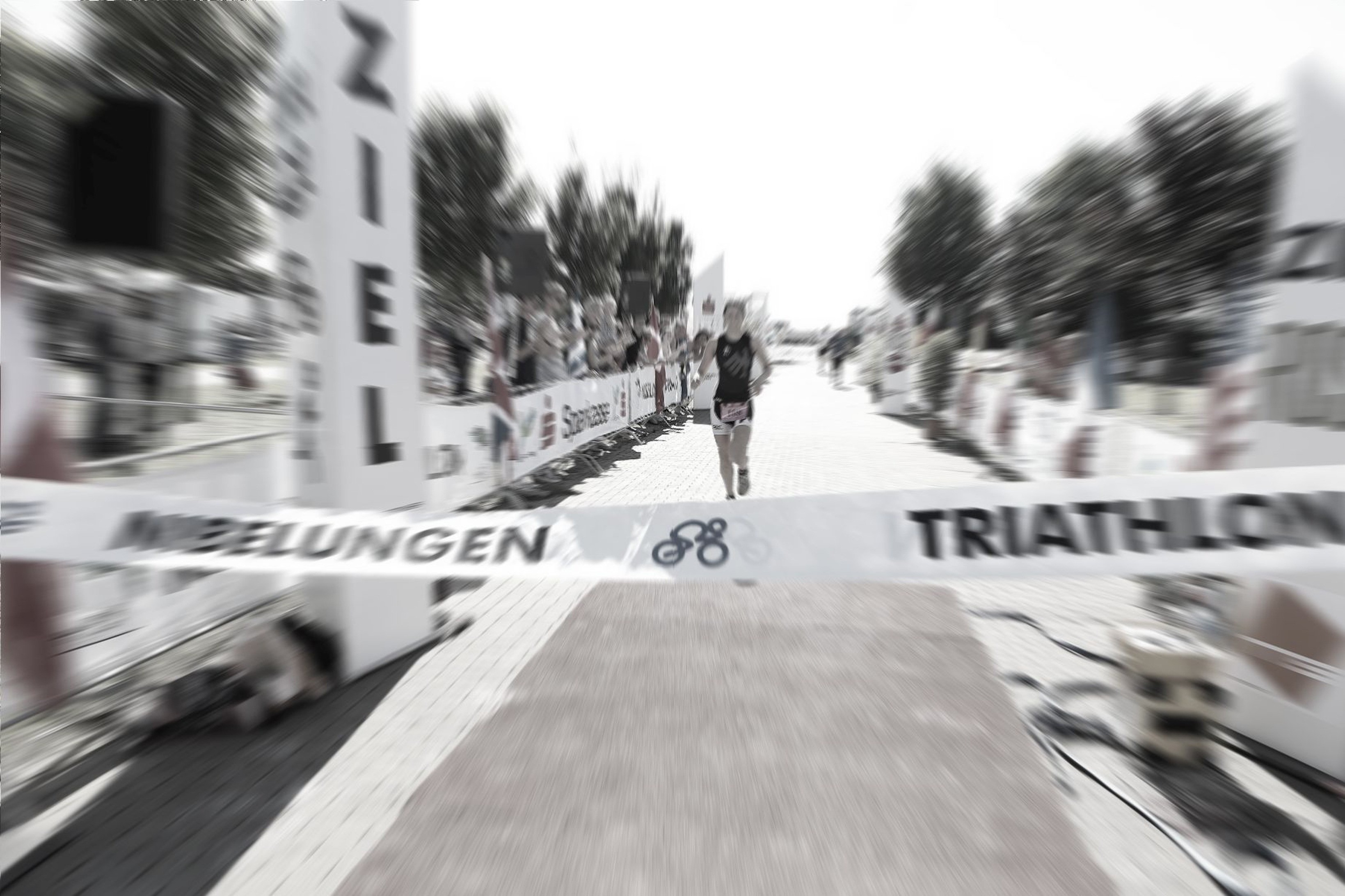 Geschafft: Egal ob Draxi-Distanz oder Olympische Distanz - jeder, der das Ziel erreicht, ist beim Nibelungen-Triathlon ein Gewinner.