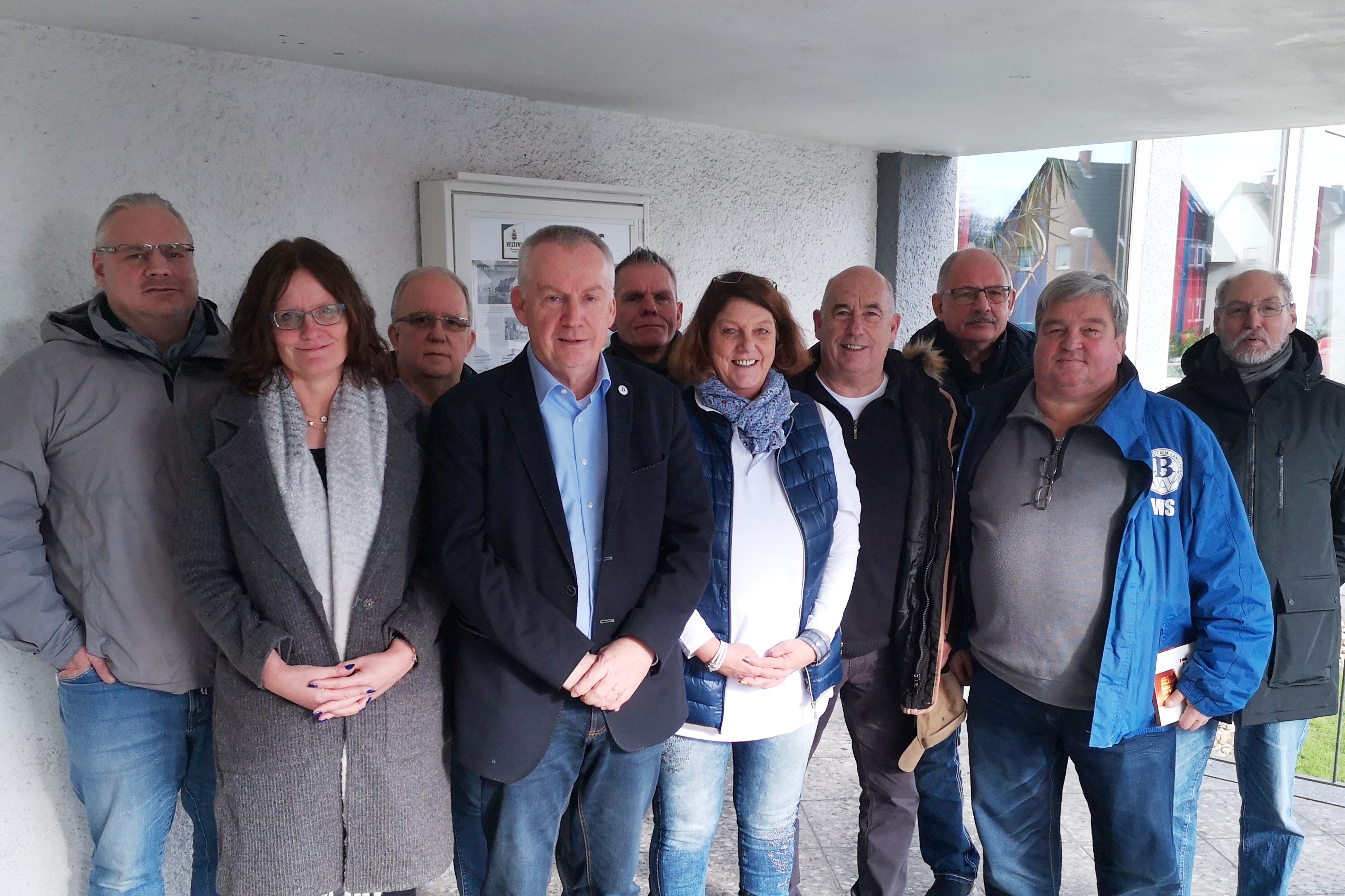 Der neue Vorstand: Andreas Kozole, Monika Koizole, Joachim Möller Gerd Roth (blaues Sacko), Dirk Kieffert, Petra Bach, Steven Fischer, Erhard Korinth, Werner Siellaf und Thomas Zimny (v.l.).Foto: ST