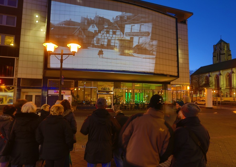 Während der Tour werden mit Beginn der Dämmerung die mittelalterliche bis frühneuzeitliche Essener Altstadt virtuell wieder "auferstehen".