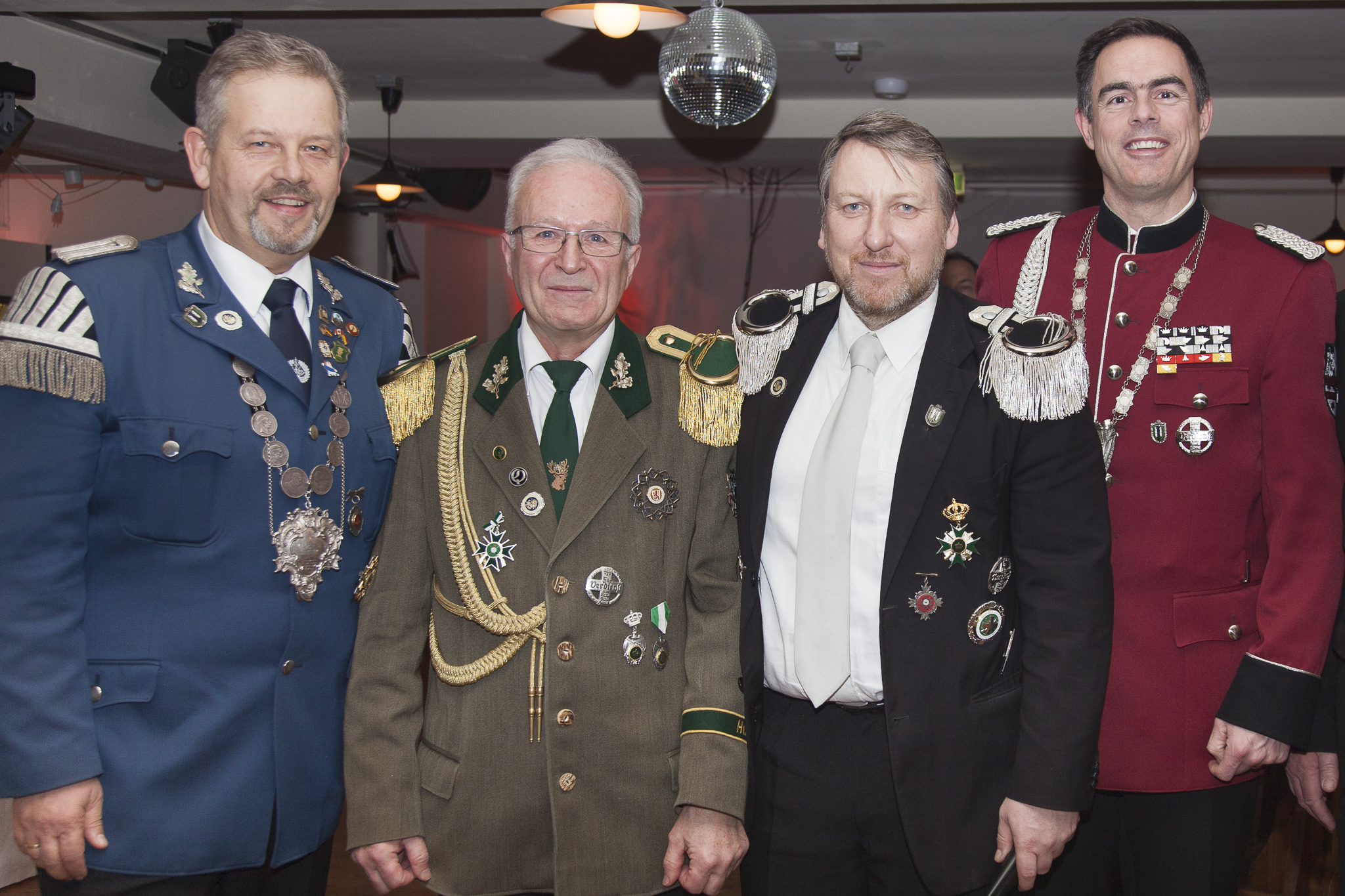 (v.l.n.r.): Neuer 1. Brudermeister Michael Hermes (Tambourcorps), Ex. 1. Brudermeister MIchael Geitner (Hubertus Kompanie), Ex 2. Brudermeister Michael Pfeifer (Grenadiere), Neuer 2. Brudermeister Marc Behmer (Füsiliere).