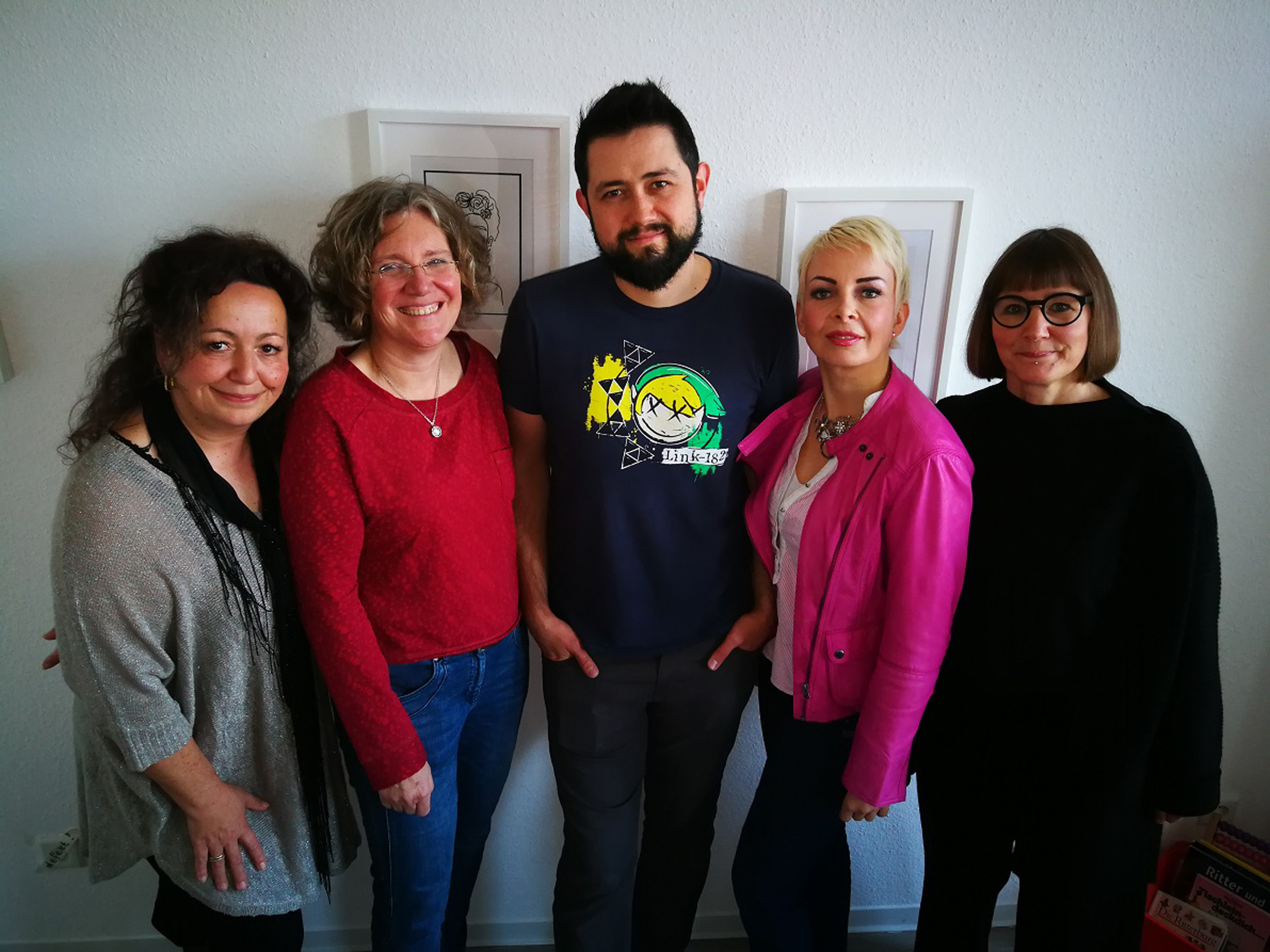 Das Team von links nach rechts: I. Krämer (Verwaltung), D. Ridder (Beratungsleitung), D. Engels (Sexualpädagogischer Mitarbeiter), K. Eging (Beraterin), S. Witzel (Beraterin).