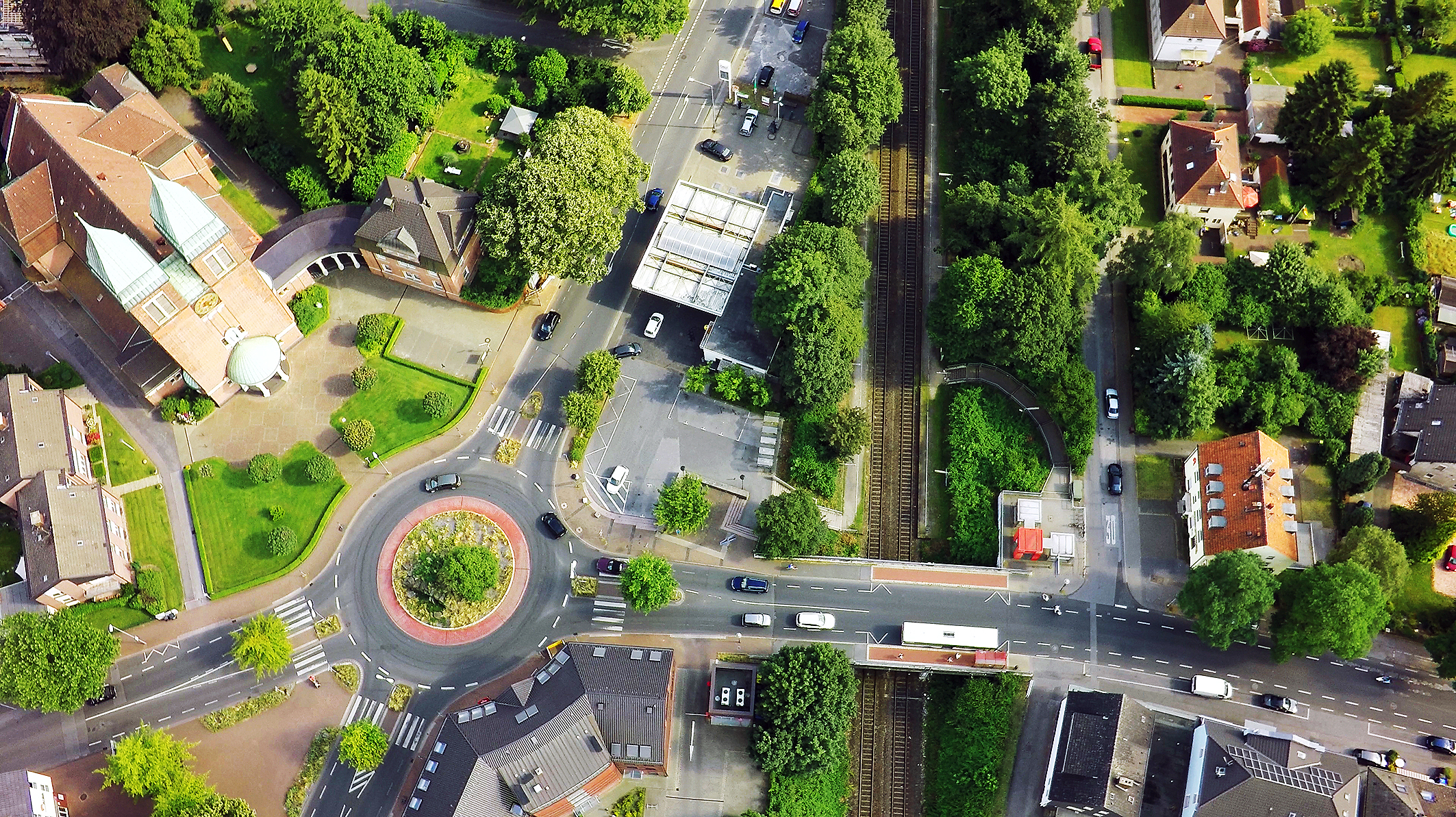 Im Zuge des Neubaus der Brücke Beethovenstraße wird die Haydnstraße in Höhe der Hausnummern 4 und 6 ab Mittwoch, 6. Februar, voll gesperrt.