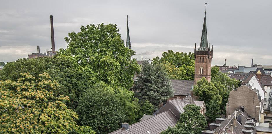 Die katholische Pfarrei St. Michael möchte die St.-Maximilian-Kirche in Ruhrort erhalten und dementiert die Gerüchte einer baldigen Schließung.
