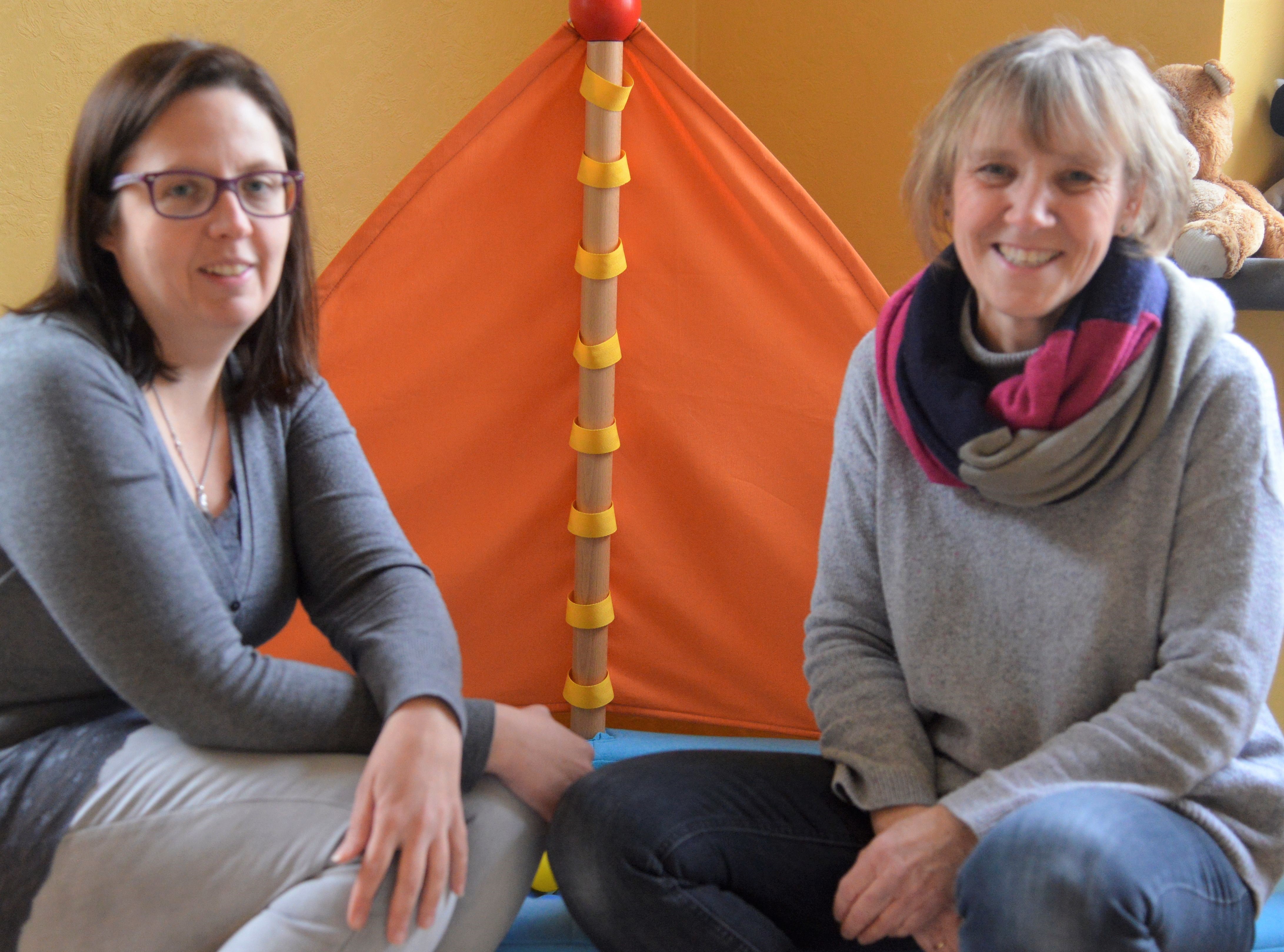 Sandra Müller (links) und Gabriele Sommer freuen sich auf zahlreichen Besuch.