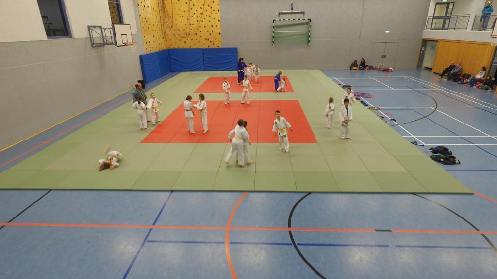 Dank der Förderung des Sportbüros kann der Judo-Club Hilden e.V. einen Schritt weiter gehen und Turniere veranstalten. Die neuen Matten machen es möglich.