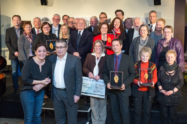 Das Foto zeigt die erste Verleihung der „Rudi Assauer Initiative“, die den Rudi Assauer-Preis seit 2014 verliehen hat. Foto: Gerd Kaemper