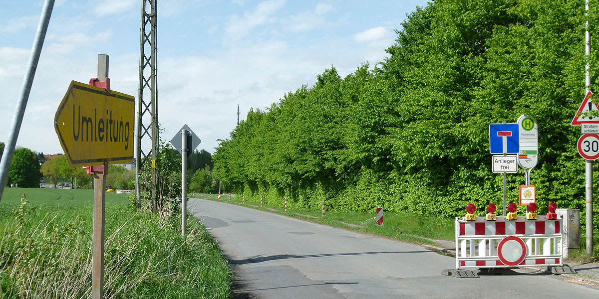 Die Stockumer Straße am Vöckenberg im April 2018, vor der Sanierung.