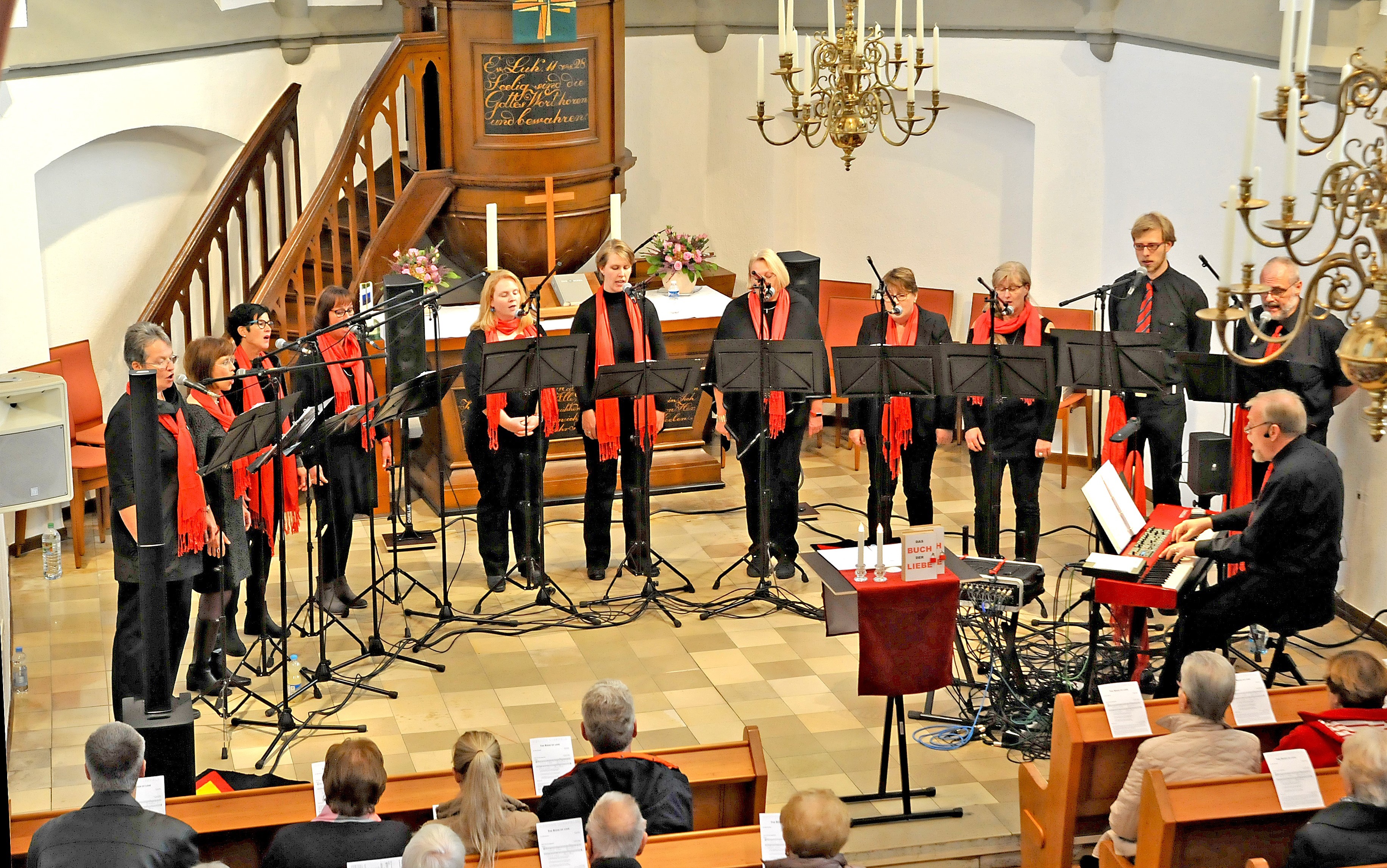 Der Oechor Hiesfeld gastiert bereits zum vierten Mal in der Gnadenkirche. Diesmal findet dort sogar die Premiere des neuen Programms statt.
Foto: Oechor