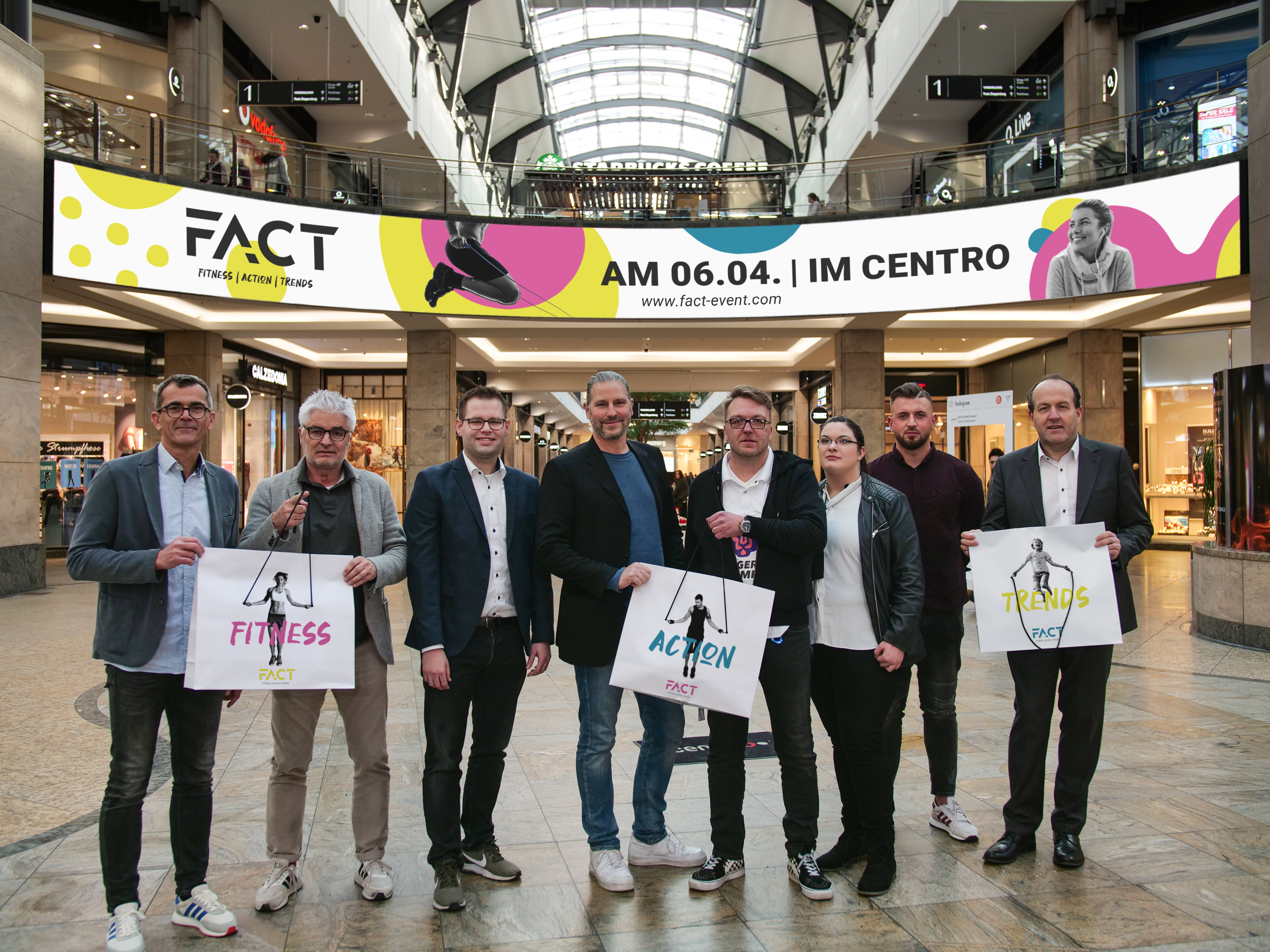 Die Köpfe hinter dem neuen Fitness- und Lifestyle-Format FACT kamen im Centro zusammen. Von r.n.l.: Centro-Centermanager Marcus Remark, Marc Bähr, Marketing Aquapark, Mandy Rüffer, Teamleitung Tiger Jump, Frank Senger, Betriebsleiter Tiger Jump, Béla Kubick, Geschäftsführer tree2tree, Timo Schirmer, Betriebsleiter Aquapark, Norbert Lamb, Geschäftsführer Contact und Veranstalter FACT und Ralph Scholz - Geschäftsführer The Mirai und Initiator FACT. Foto: privat