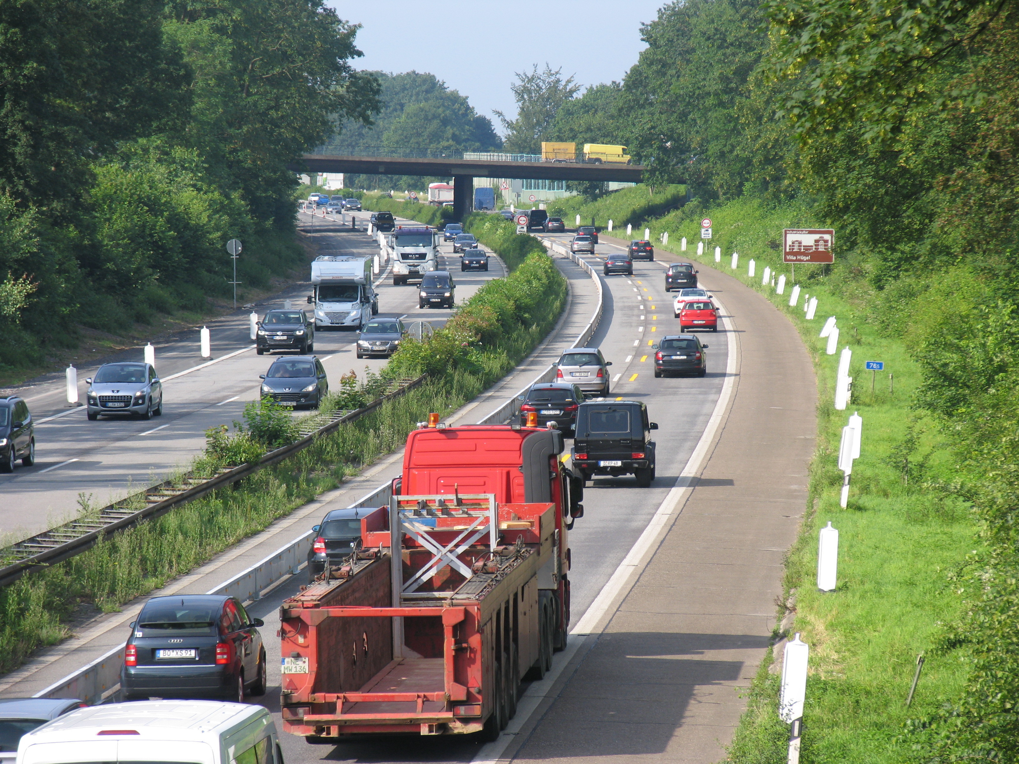 Die Gehölze entlang der Autobahn (hier ein Archivbild) sollen zwischen Haarzopf und dem Autobahnkreuz zurückgeschnitten werden. Das gilt als eine Vorbereitung der Sanierung ab Ende 2018.
