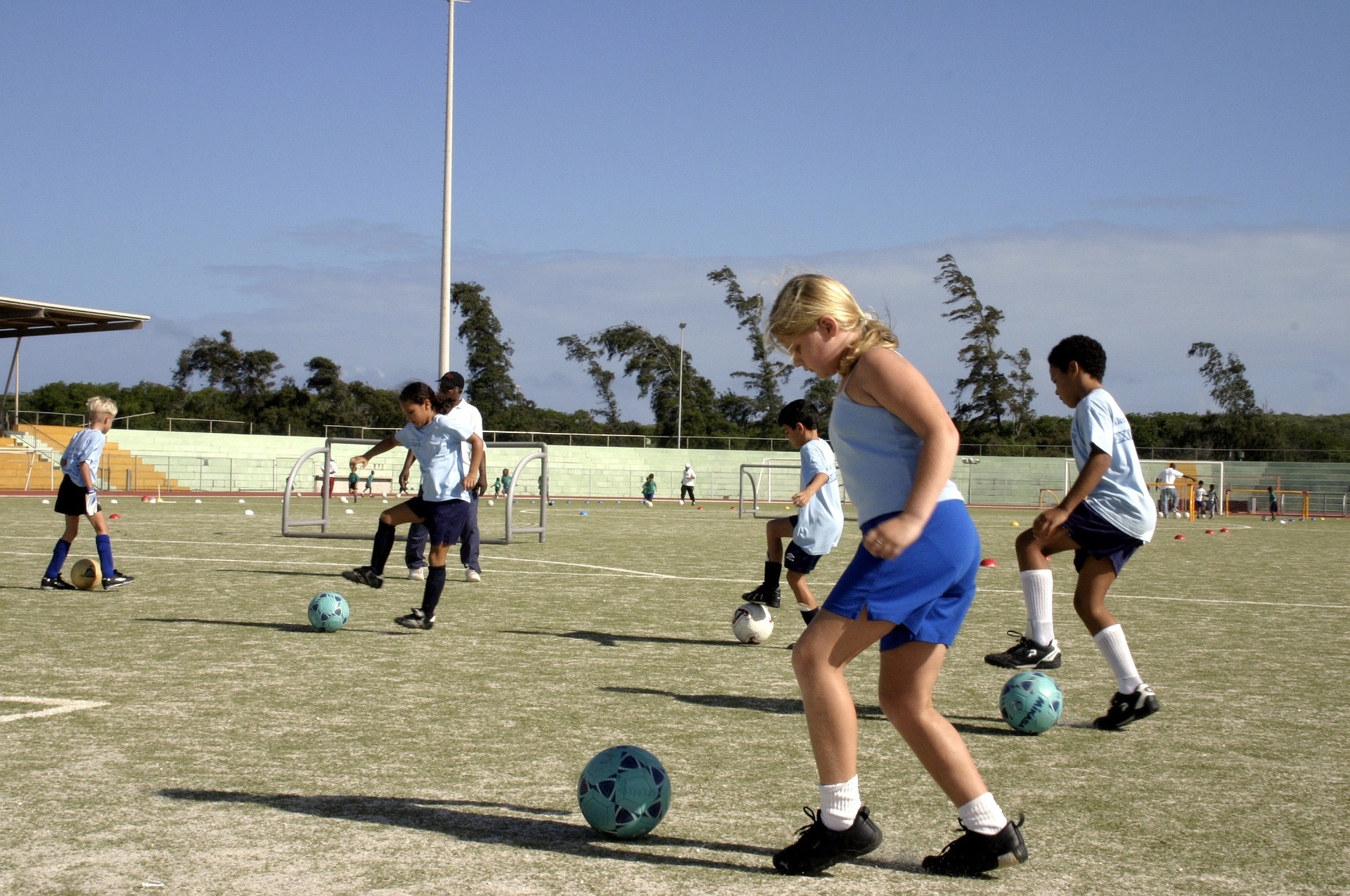 Am Mädchenfußballtag sollen 6 bis 14 jährige Mädchen den Spaß am Fußball entdecken.