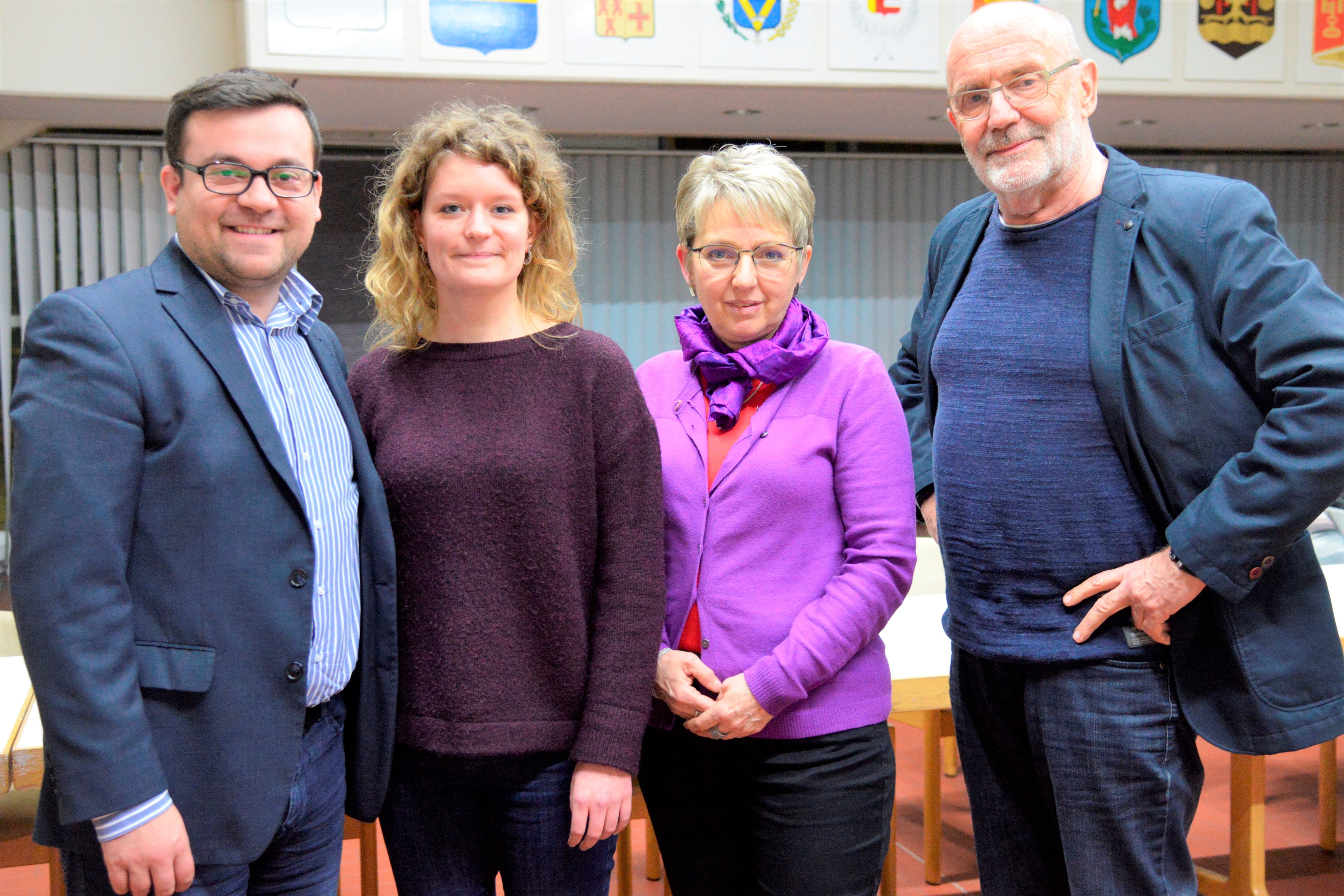 Von links: Bürgermeister Dimitrios Axourgos mit den Mitgliedern der Lenkungsgruppe Annika Möller, Andrea Schmeißer und Dr. Arno Weißgeber