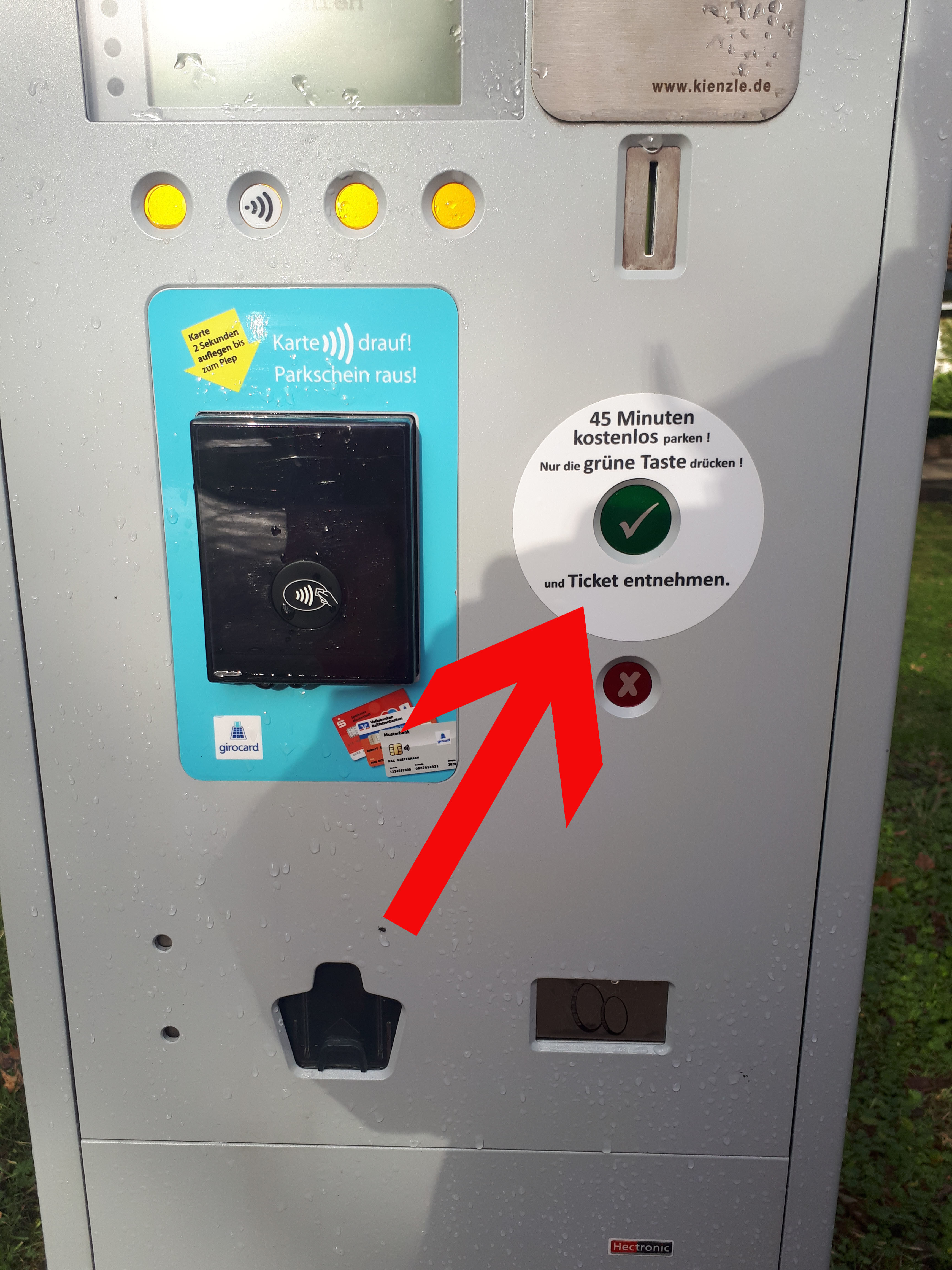 Wer die "Brötchentaste" drückt, kann 45 Minuten frei parken.