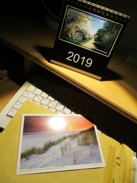 eine Grußkarte, ein kleiner Kalender... nice letter´...