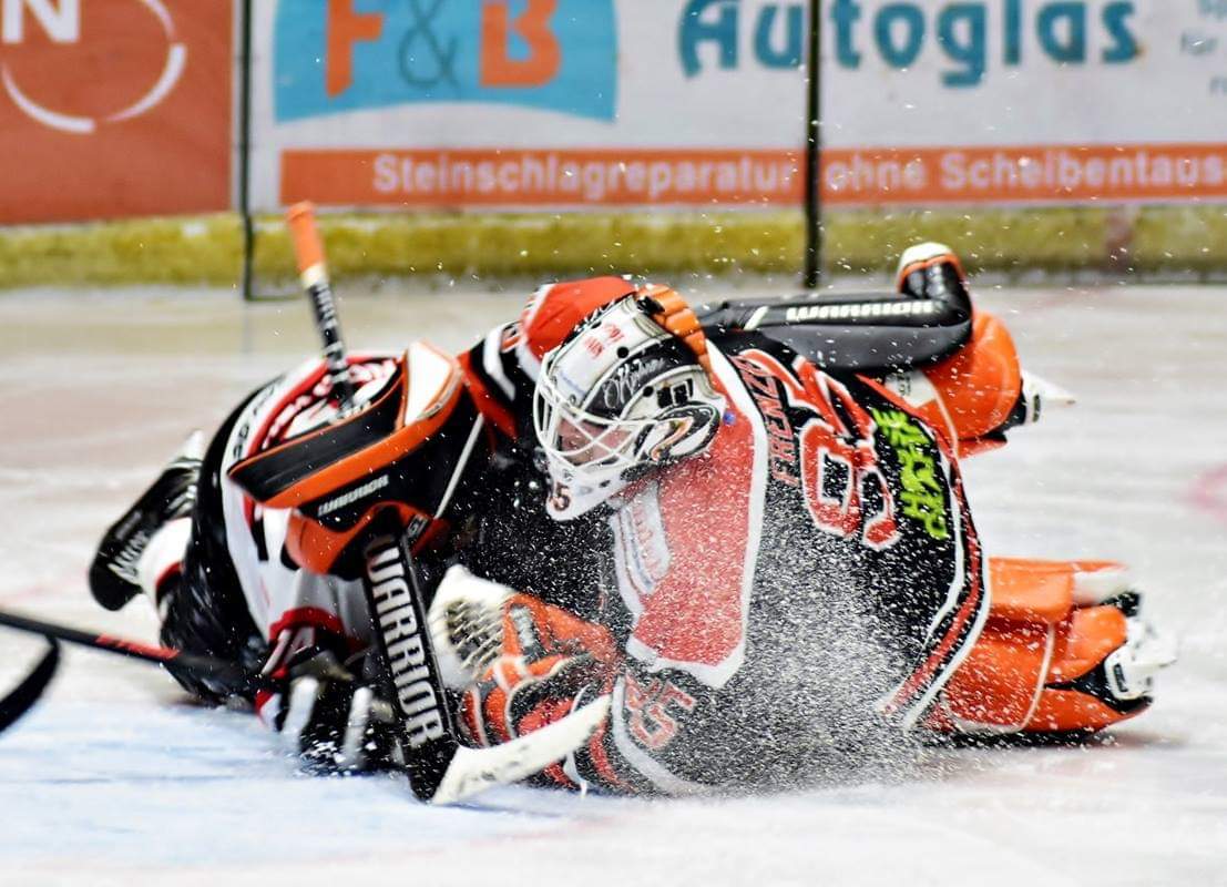 Die Dinslaken Kobras zeigten im Spiel gegen Neuss vollen Körpereinsatz.