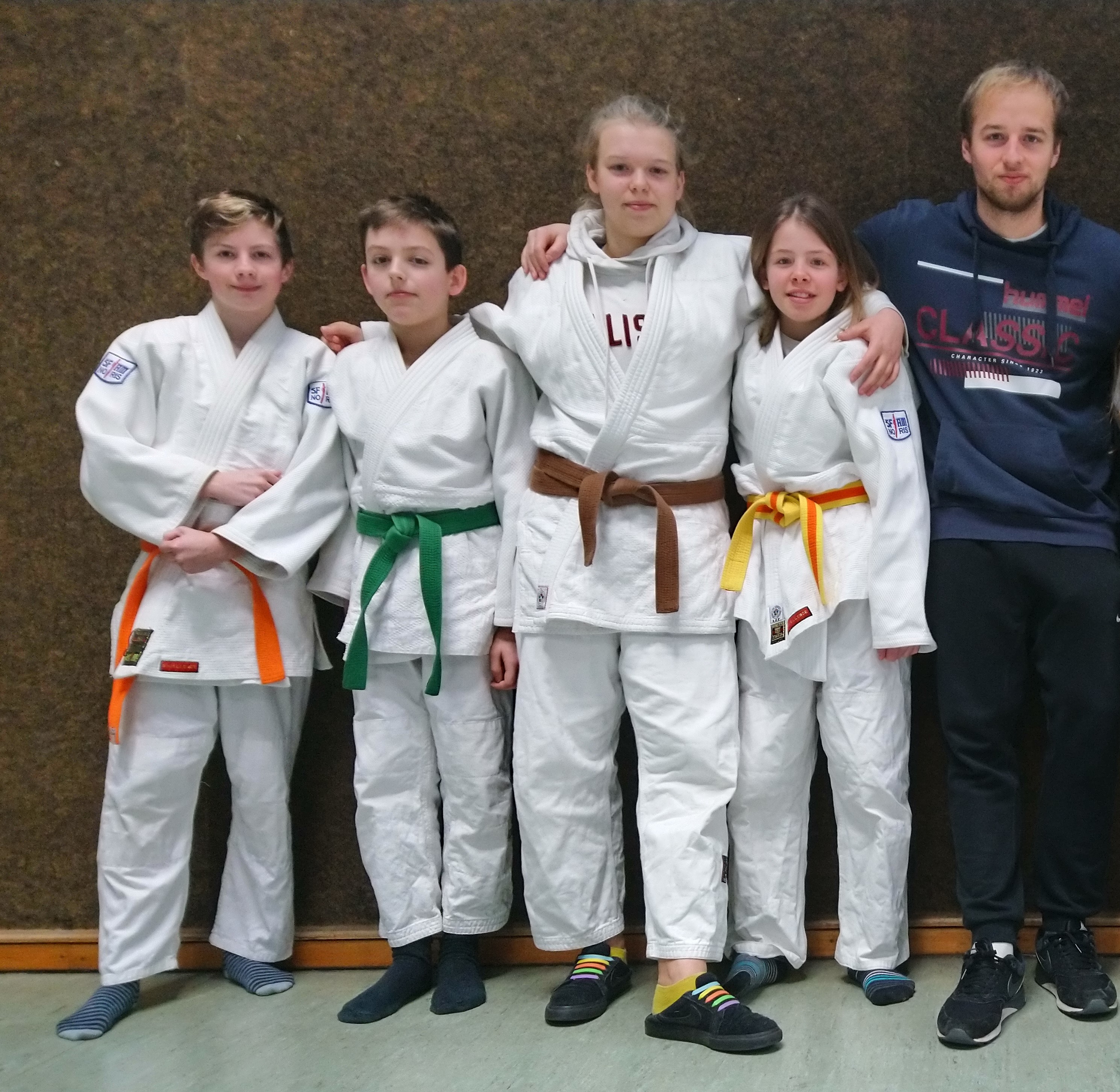 Für das Team des Judo Clubs Holzwickede lief es bei den Bezirksmeisterschaften gut: Gleich zwei Titel gehen auf ihr Konto.