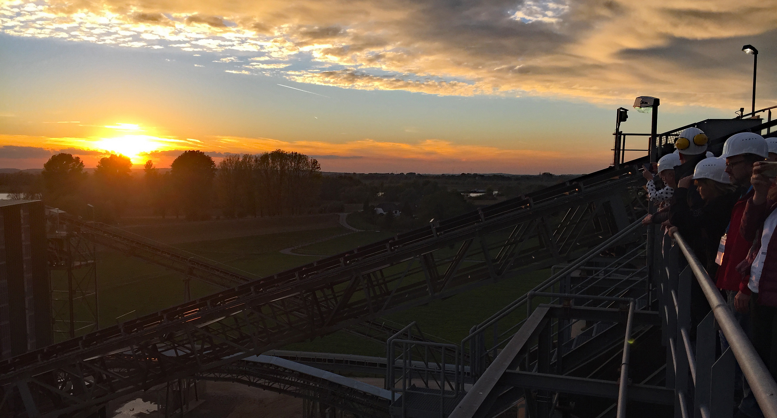 Industrie hautnah erleben – wie hier im Bild im vergangenen Jahr im Kieswerk Ellerdonk. Unternehmen sind nun wieder zum Mitmachen aufgerufen.