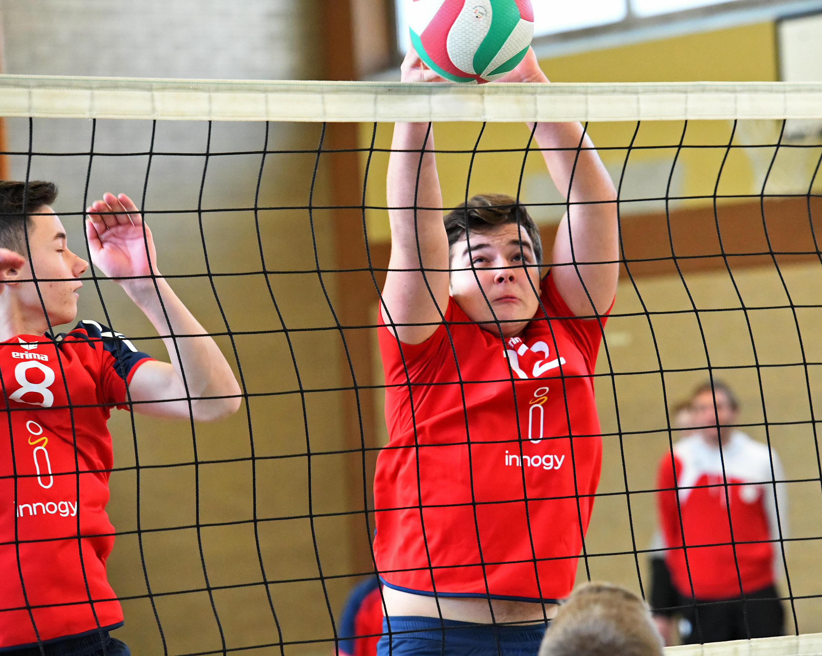 Die Werdener Volleyballer lieferten dem Tabellenführer DJK Rheinkraft Neuss einen offenen Schlagabtausch.
Foto: Bangert