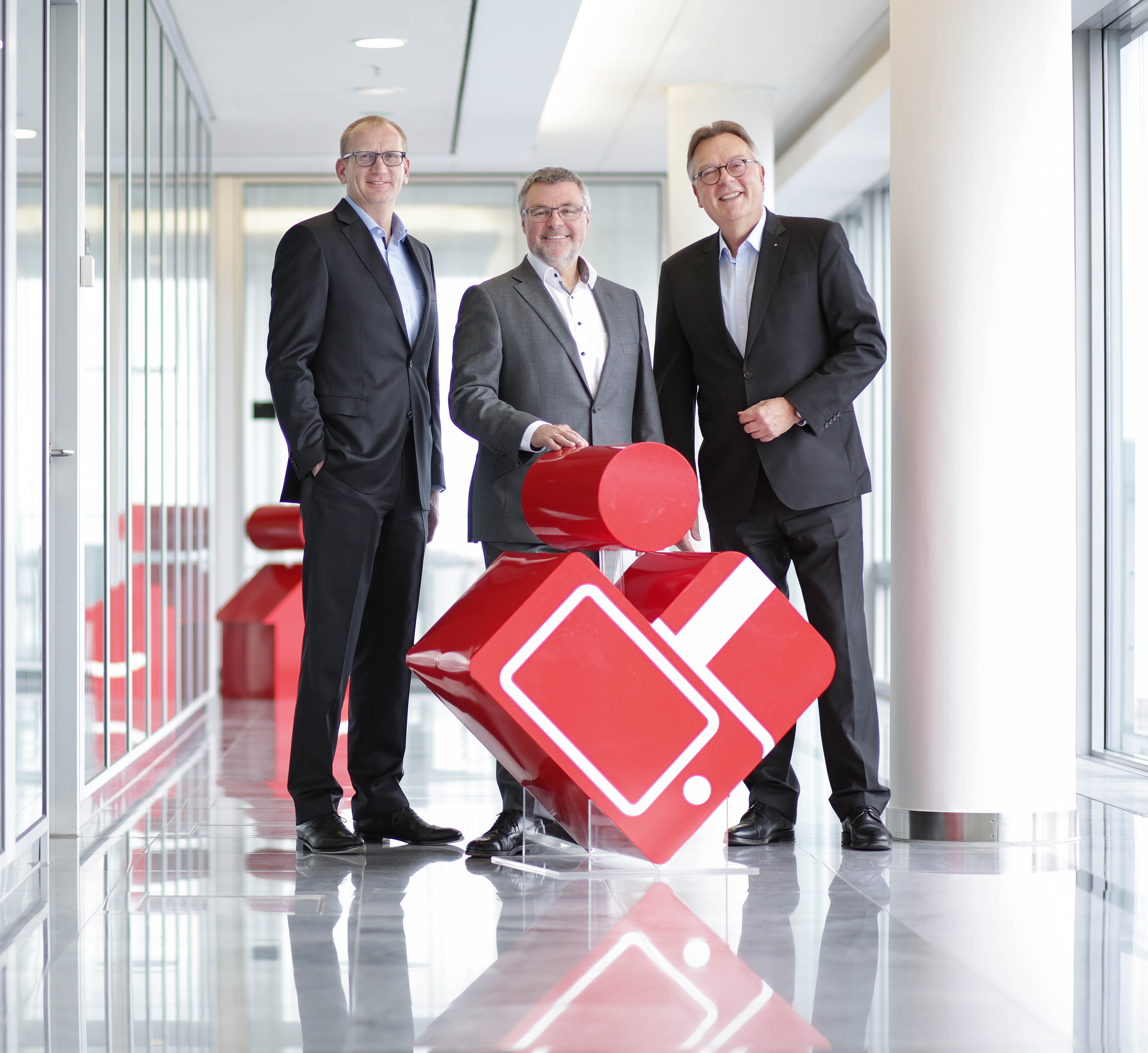 Oliver Bohnenkamp, Vorstandsmitglied, Helmut Schiffer, Vorstandsvorsitzender, und Stefan Lukai, Vorstandsmitglied, (v.l.) sind mit den Entwicklungen in 2018 zufrieden.
