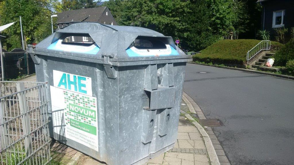 Die Container am Standort "Auf den Brennen" wurden gstern dauerhaft entfernt, da sie häufig den Gehweg versperrten.