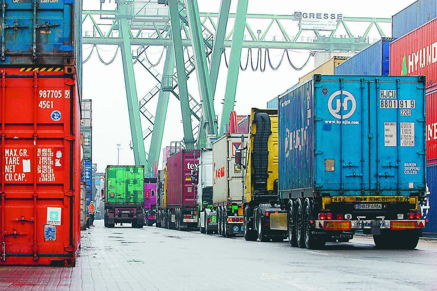 Wird die Schleuse gesperrt müssen mehr Güter von Dortmund aus über die Straße transportiert werden.
