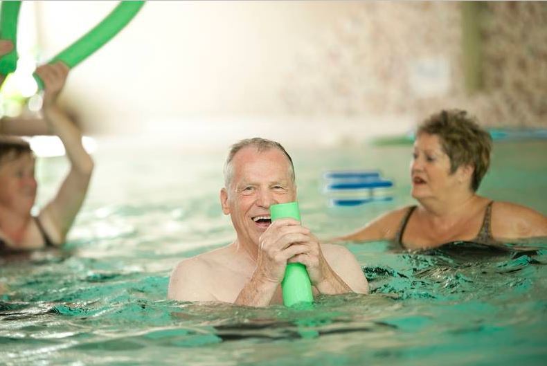 Der SV Blau-Weiß Recklinghausen und die BSG Recklinghausen haben vor über einem Jahr fusioniert. Wie ein Schwimmverein und eine Behindertensportgemeinschaft zusammenfanden – eine Geschichte mit inklusivem Vorbildcharakter.
